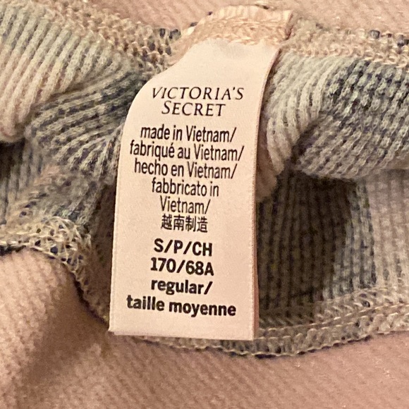 Pajama Set - Picture 3 of 5